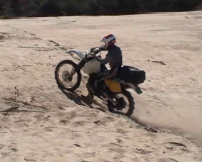 Plus qu’à remonter la berge de sable et pour se reposer à l’ombre.