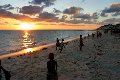 Le soir sur la plage quelquepart au sud de Salary.