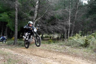 La Palme d'or du saut le plus haut par rapport à la taille de la moto attribuée à JOEL...encore !!!