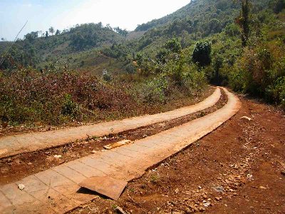 très courant sur les pistes, deux passages en béton en plus ou moins bon état