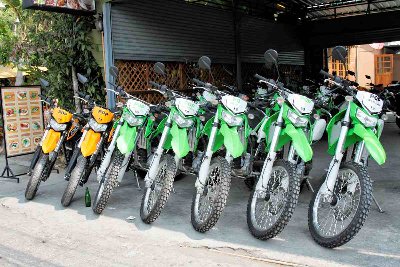 beaucoup de 250 Kawa en location mais nous préférons de loin les Honda 250XR