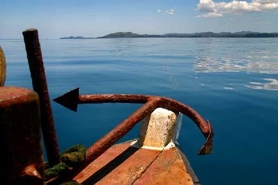 Une mer d’huile, la traversée dure 1h30 au lieu de 20mn en pirogue rapide