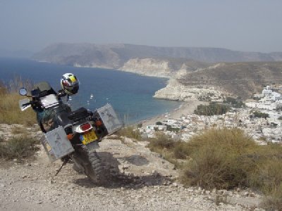 le village et la plage d'agua amargua