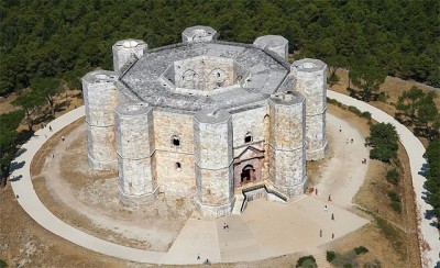 puglia-private-tour-7-meraviglie-in-7-giorni-castel-del-monte-1 (Copier).jpg